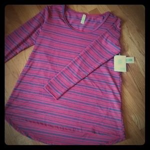 Lularoe Lynnae shirt